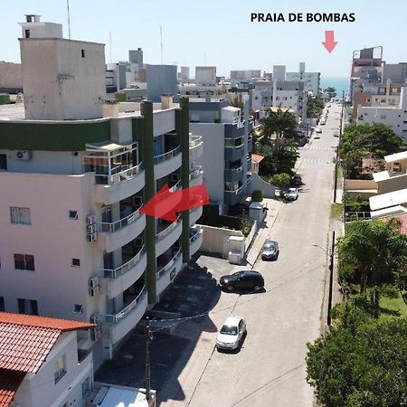 1024 - Apartamento em Bombinhas para locação de temporada - Praia de Bombas Exterior foto