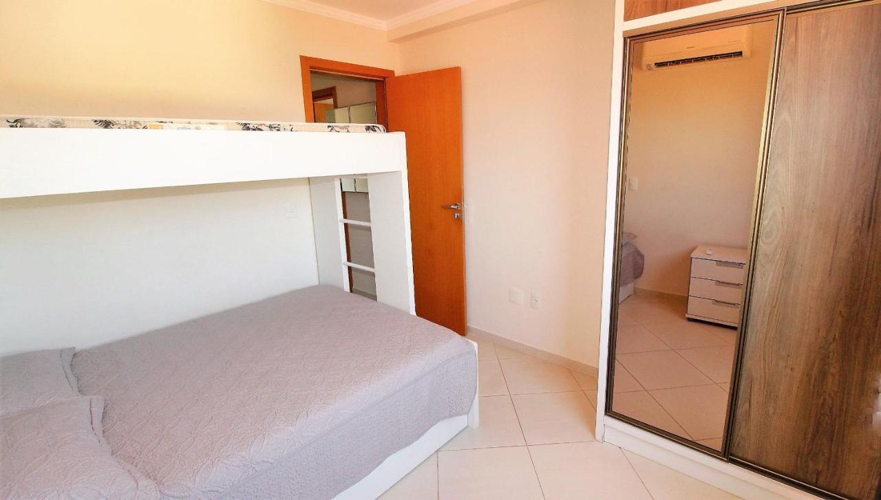 1024 - Apartamento em Bombinhas para locação de temporada - Praia de Bombas Exterior foto